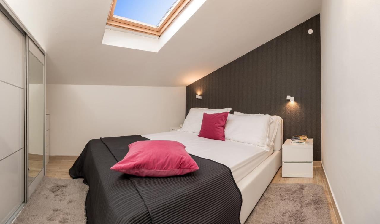 Apartments And Rooms With Parking Space Rogoznica - 10339 מראה חיצוני תמונה