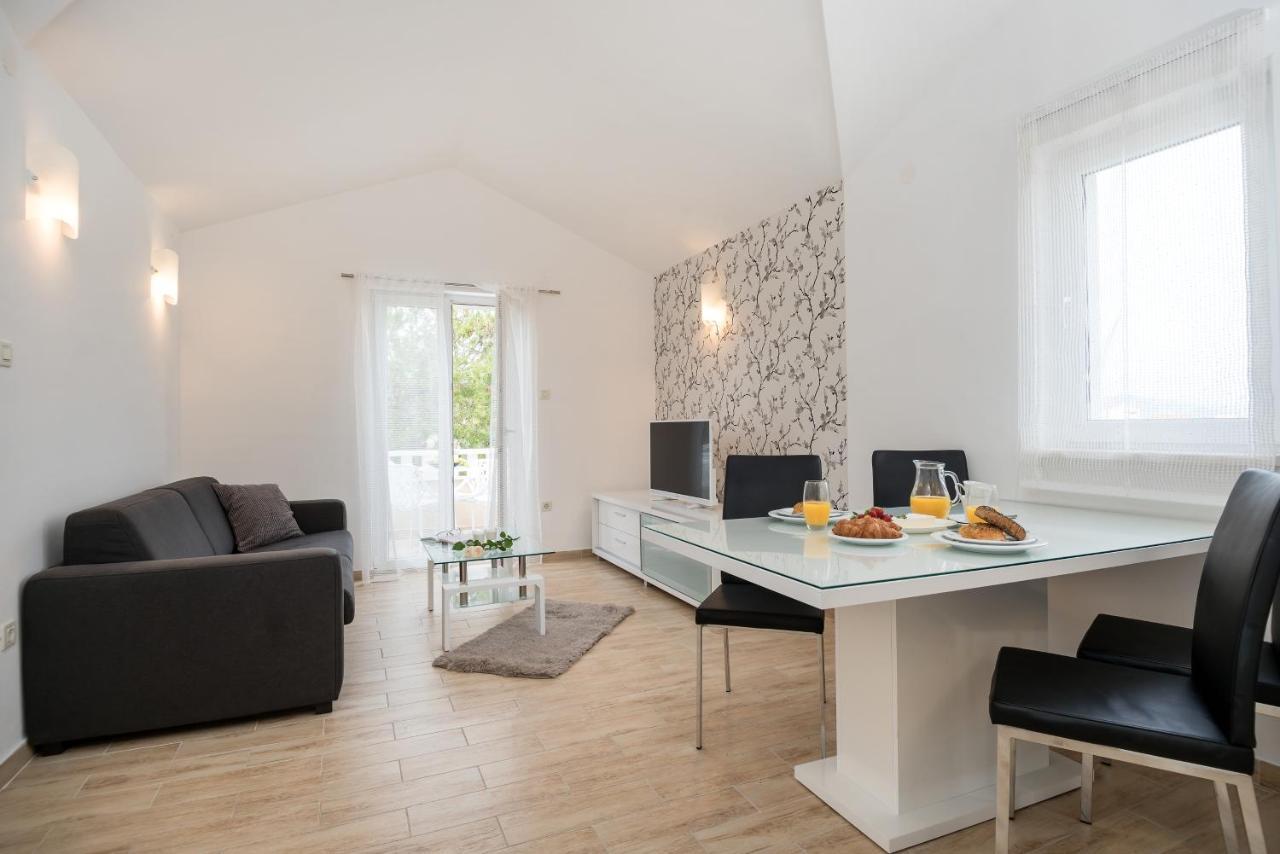 Apartments And Rooms With Parking Space Rogoznica - 10339 מראה חיצוני תמונה
