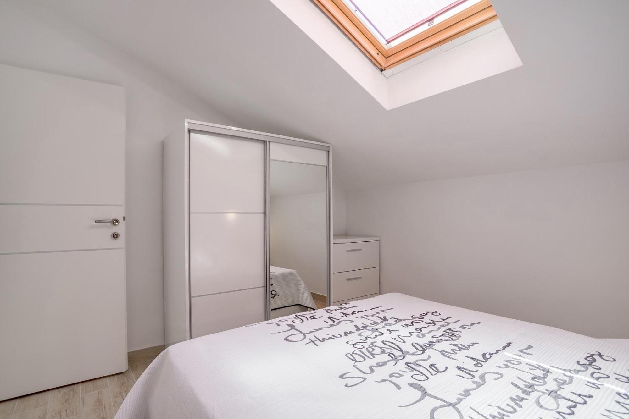 Apartments And Rooms With Parking Space Rogoznica - 10339 חדר תמונה