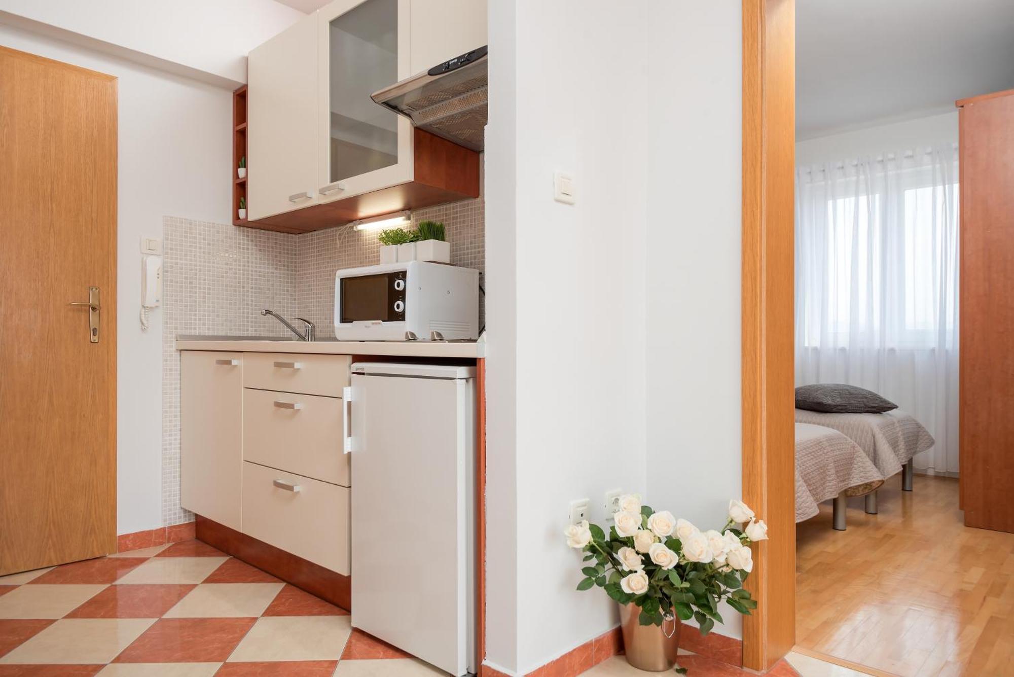 Apartments And Rooms With Parking Space Rogoznica - 10339 חדר תמונה