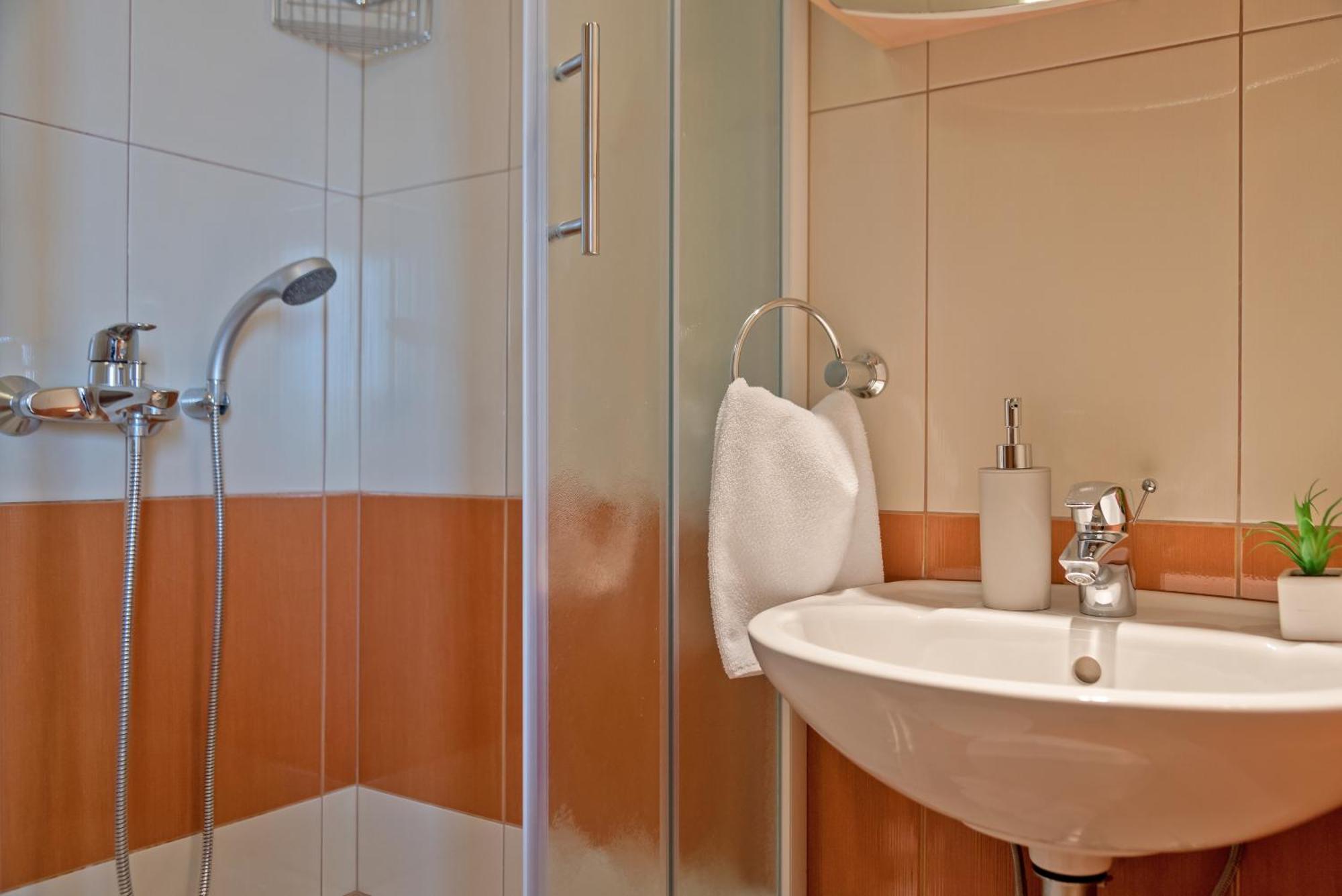 Apartments And Rooms With Parking Space Rogoznica - 10339 חדר תמונה